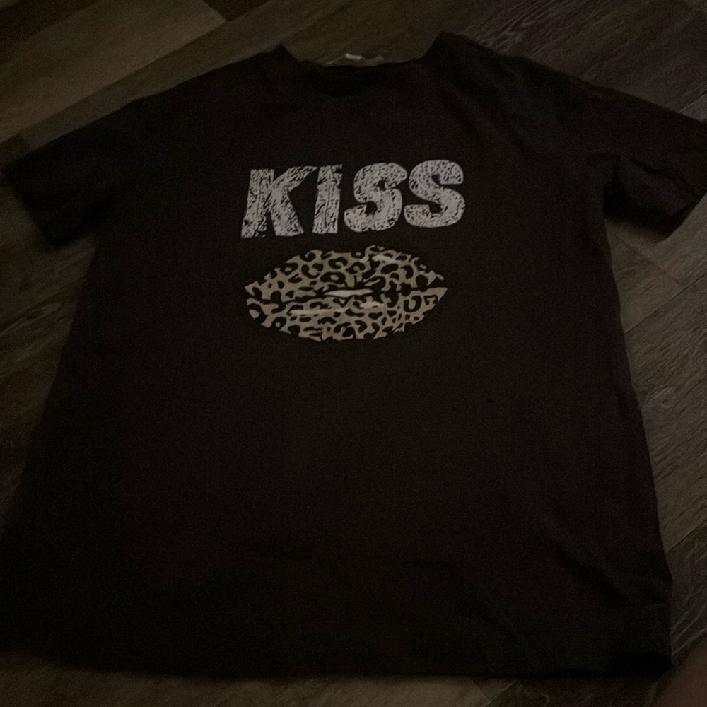 kiss shirt leopard print